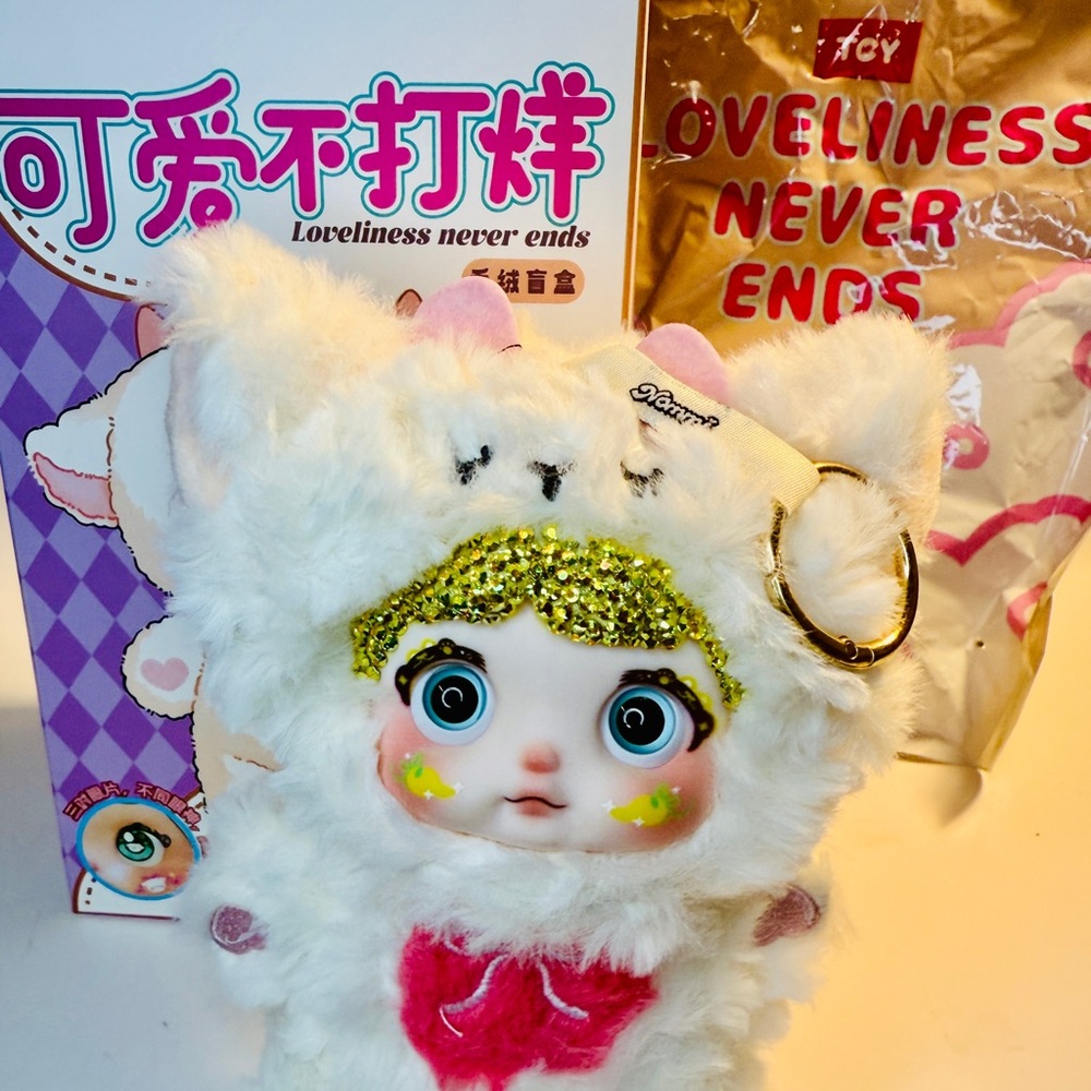 Cute White Plush Nommi Doll Keychain- “Loveliness Never Ends” Plush Nommi